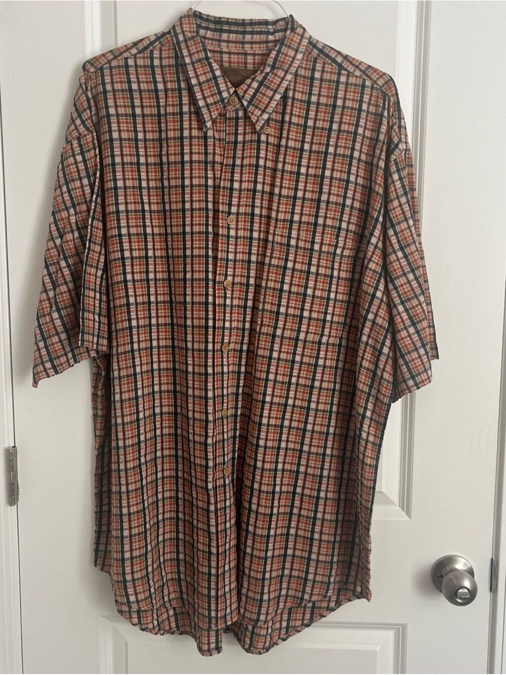 Classic Short-Sleeve Button-Down Plaid Shirt in Tan & Green